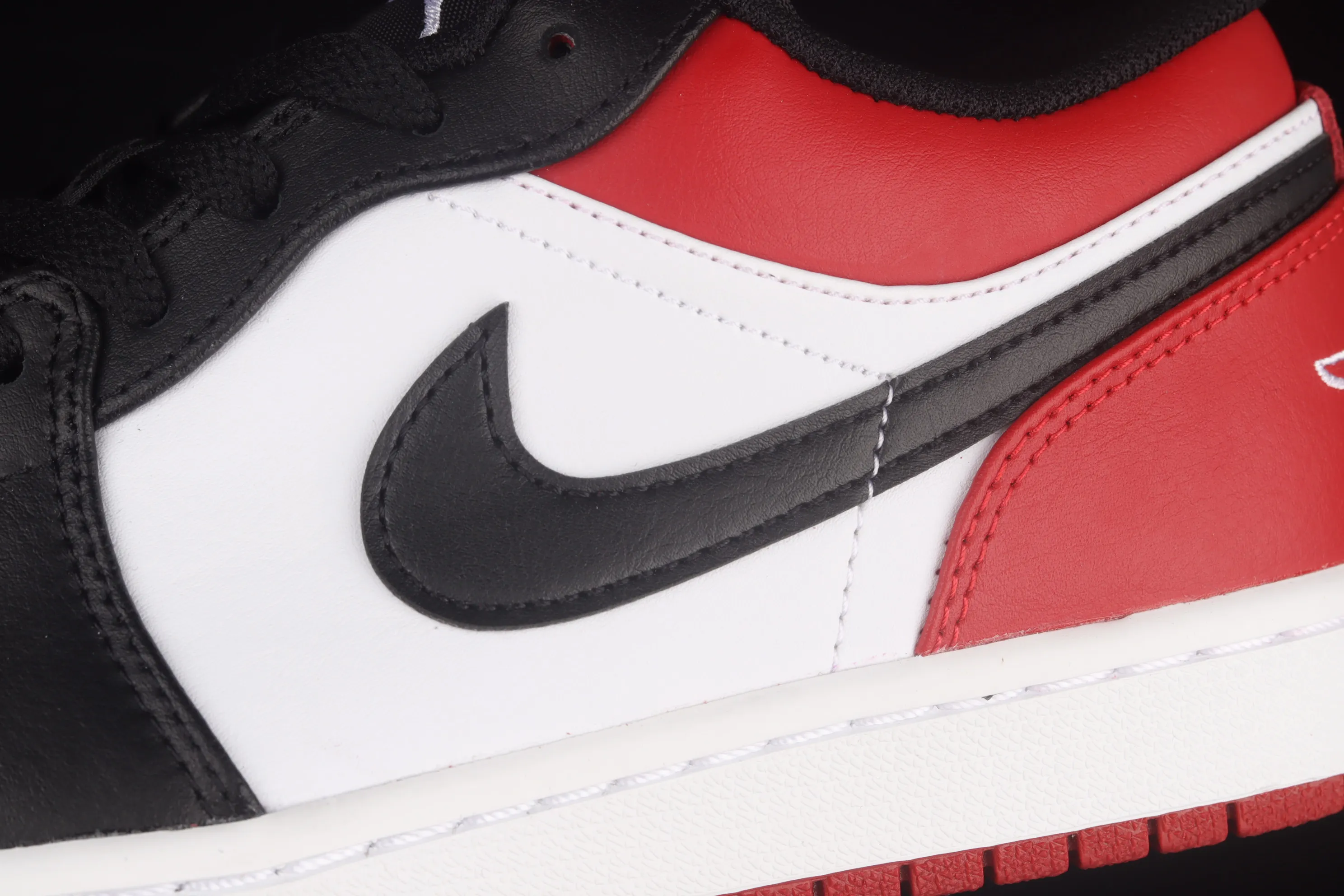 All categories Air Jordan Jordan series basketball shoes Air Jordan 1 Low G version pure original Air Jordan 1 Low AJ1 Joe 1 black red toe low-top cultural basketball shoes 553558-612